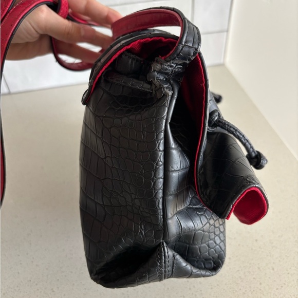 CARLOS FALCHI Vegan Leather Drawstring Bucket Shoulder Bag Purse Black Red Vtg - Picture 5 of 9